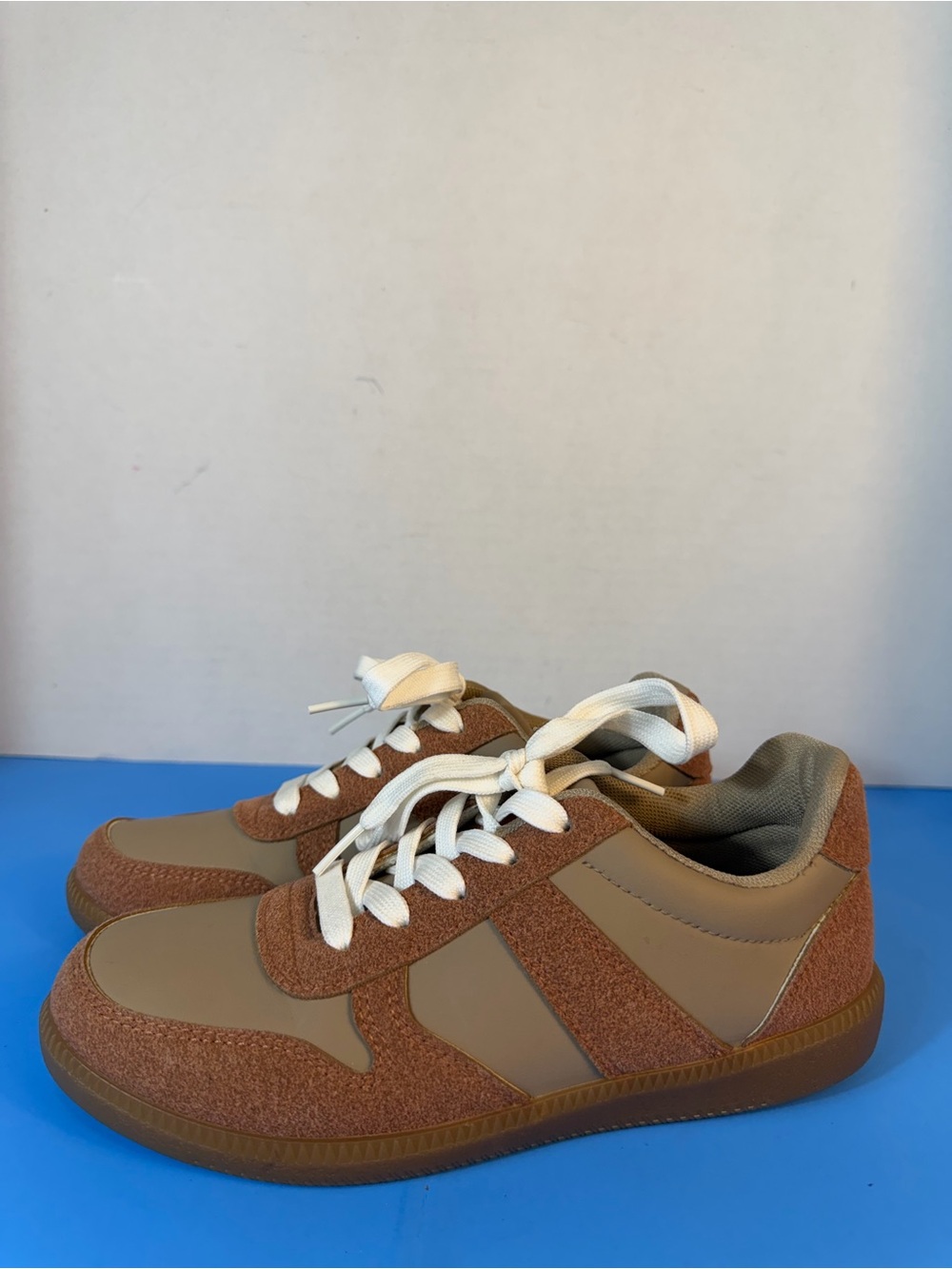 Casual Brown Sneakers with White Laces - Picture 3 of 9